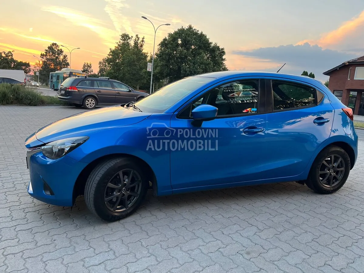 Mazda 2 2016 photo 5