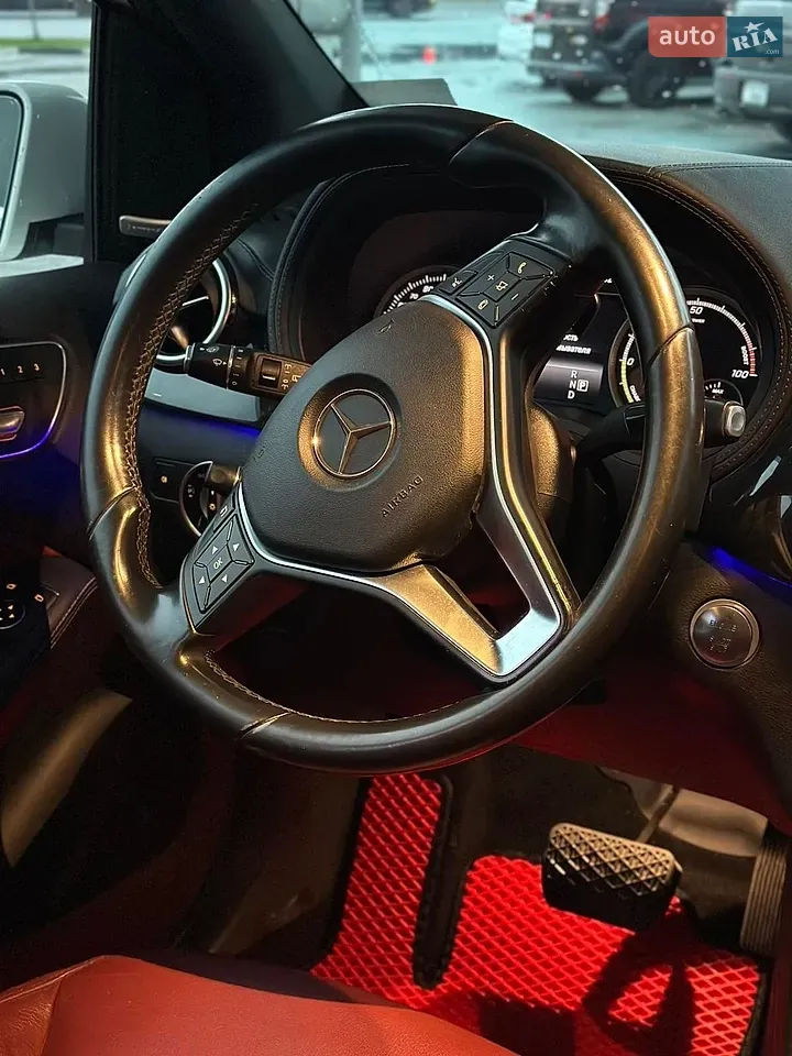Mercedes-Benz B-Class 2015 photo 2