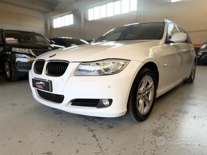 BMW 318D 2011 photo 4
