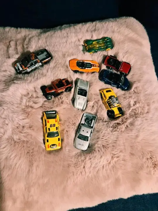 Hot Wheels 21 Straßen Und 10 Autos