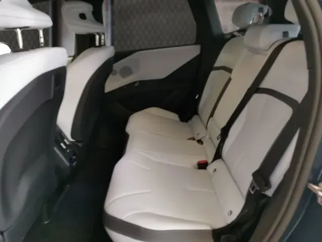 BMW Ix3 2026 photo 4