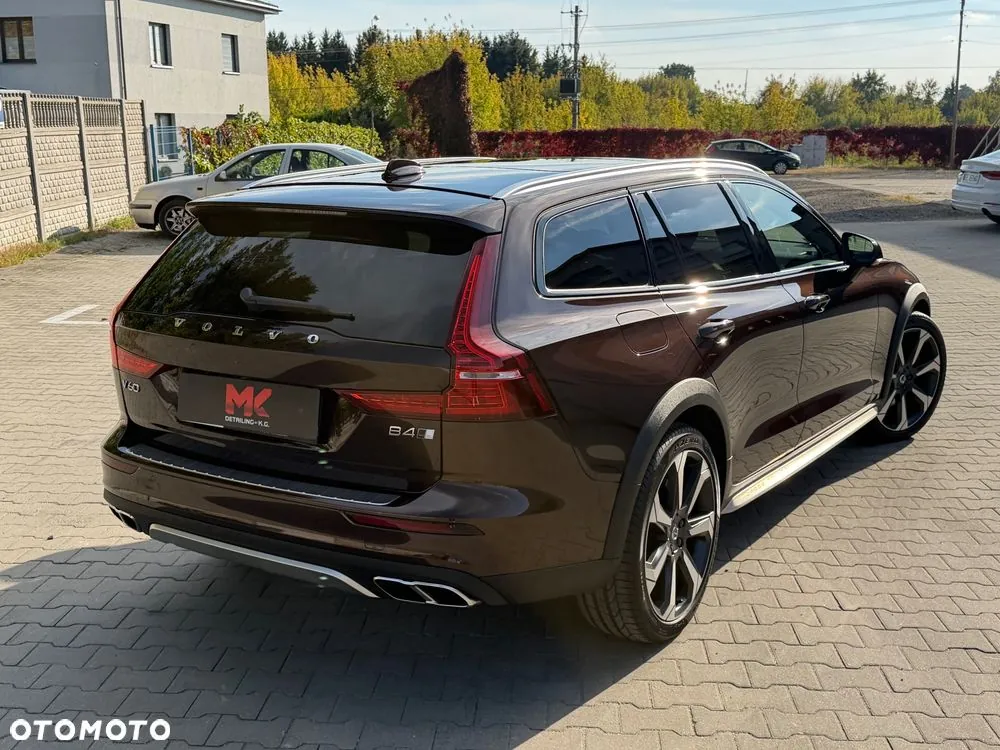 Volvo V60 2021 photo 4