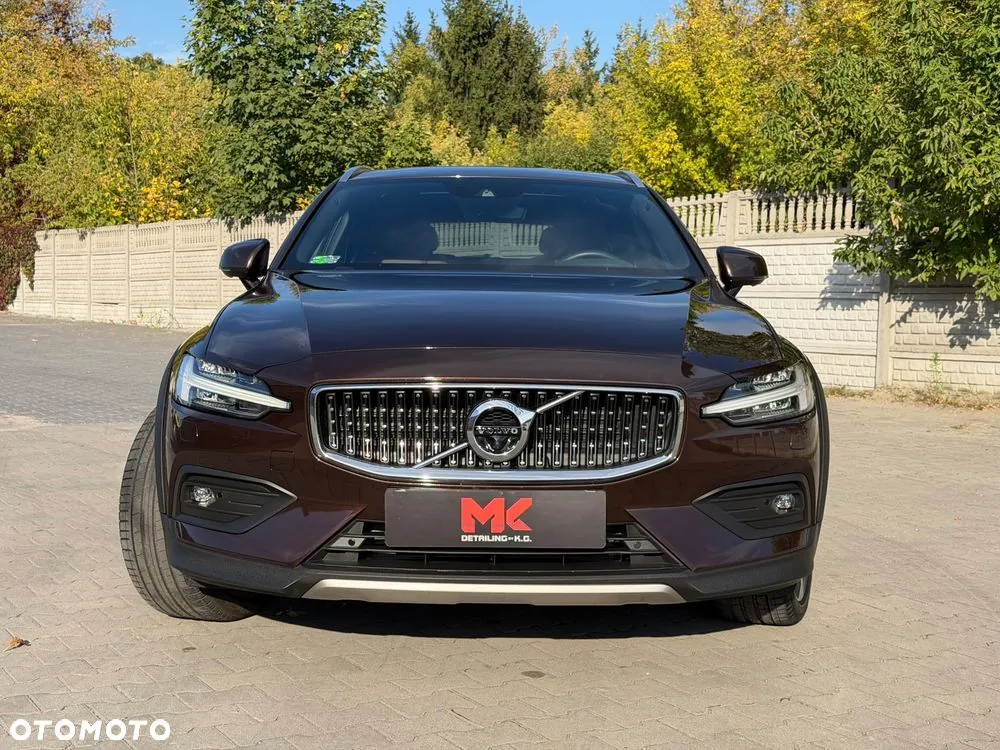 Volvo V60 2021 photo 2