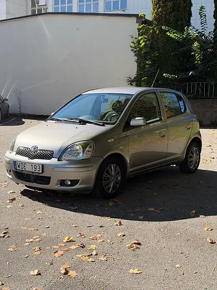 Toyota Yaris 2004 photo 2