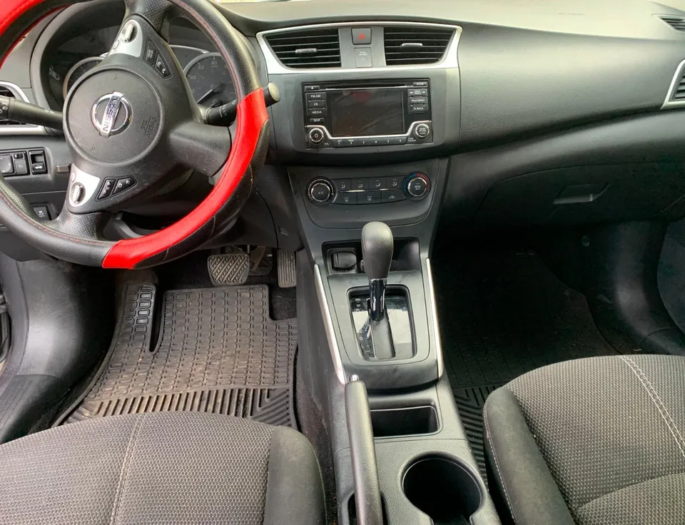 Nissan Sentra 2018 photo 2