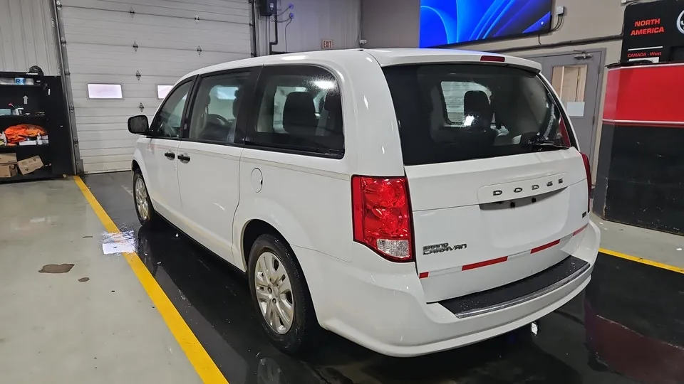 Dodge Grand Caravan 2018 photo 3