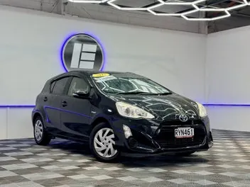Toyota Aqua 2015 photo 2
