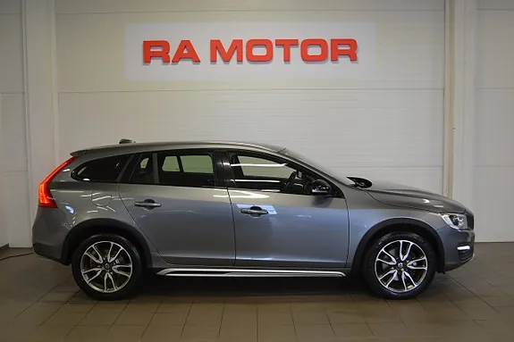 Volvo V60 Cross Country 2017 photo 4