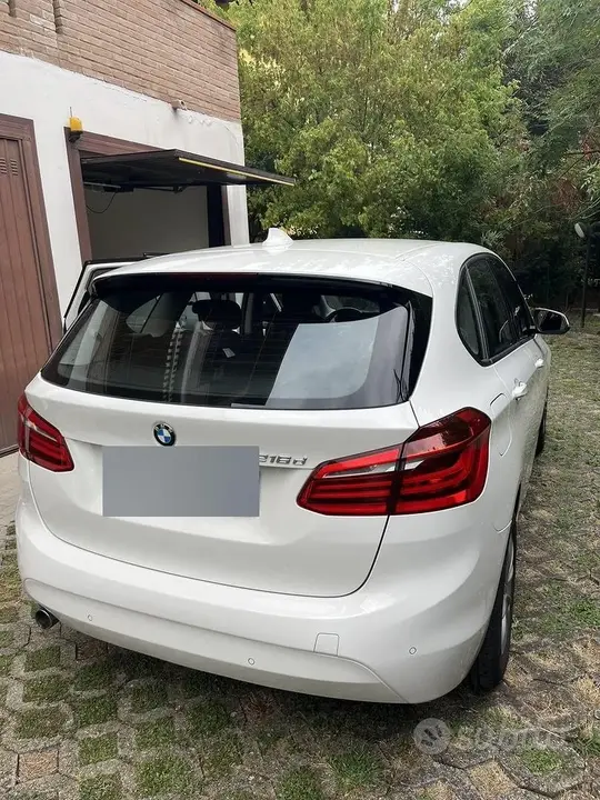 BMW 3 Series 2017 photo 2