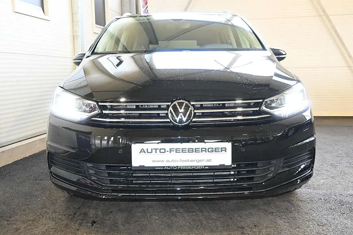 Volkswagen Touran 2026 photo 2