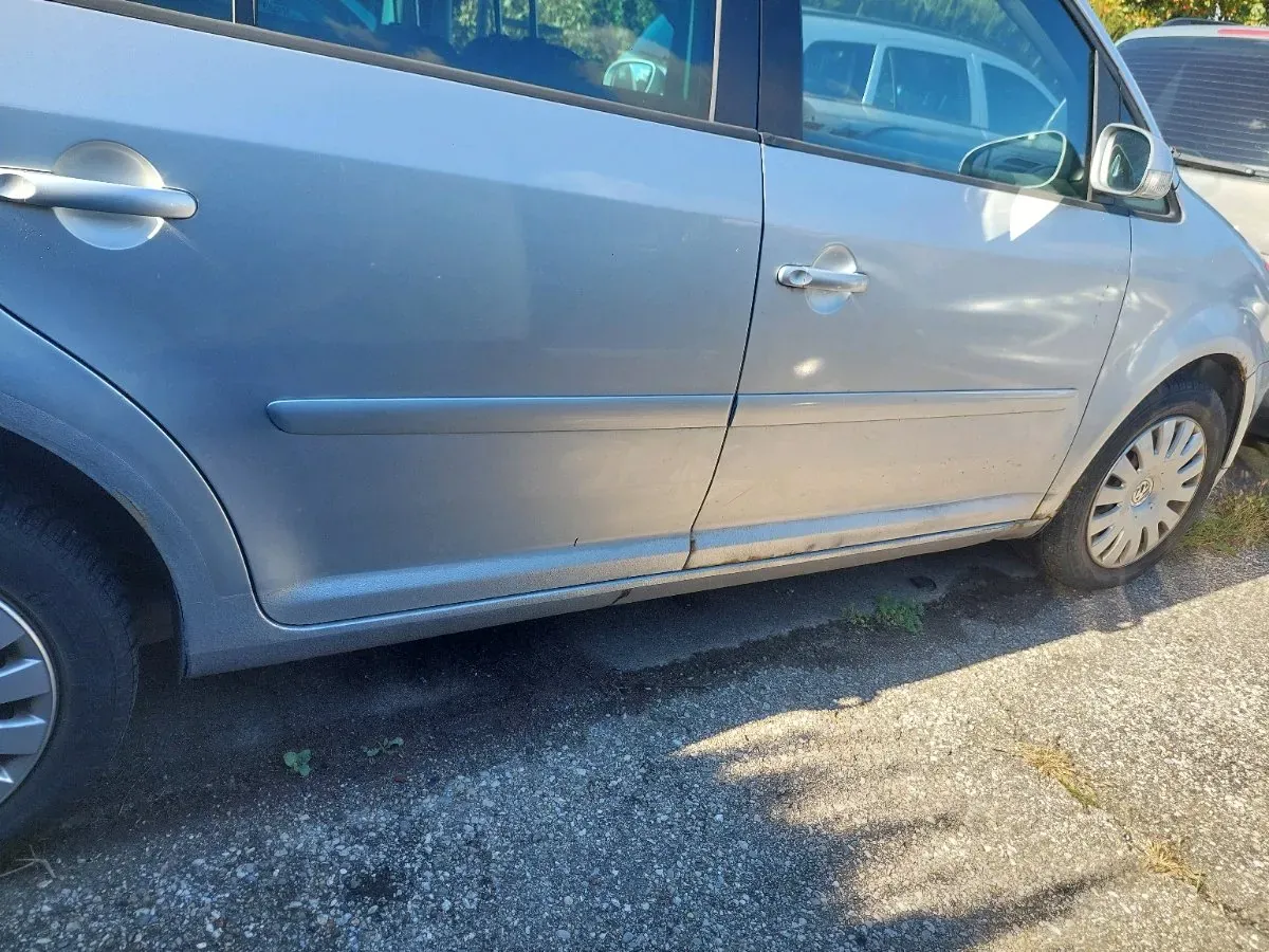 Volkswagen Touran 2004 photo 3