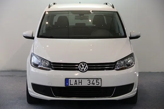 Volkswagen Touran 2011 photo 2