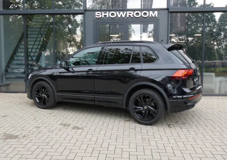 Volkswagen Tiguan 2024 photo 2
