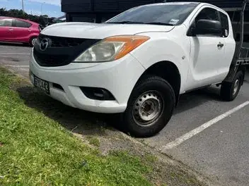 Mazda Bt-50 2013 photo 4