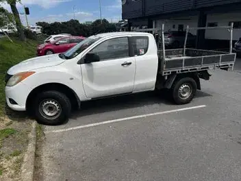 Mazda Bt-50 2013 photo 3
