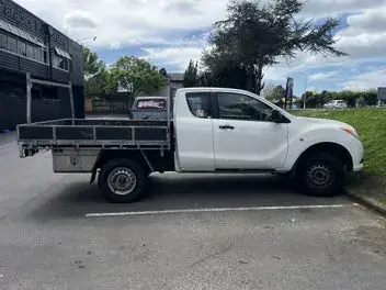 Mazda Bt-50 2013 photo 2