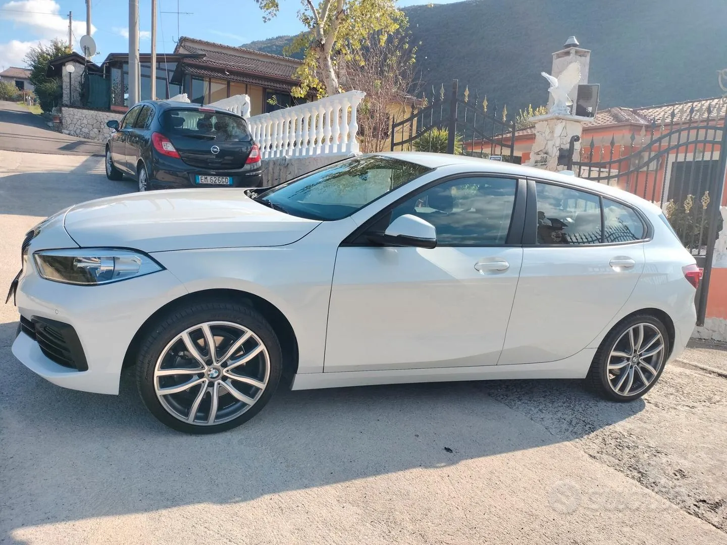 BMW 118D 2022 photo 2