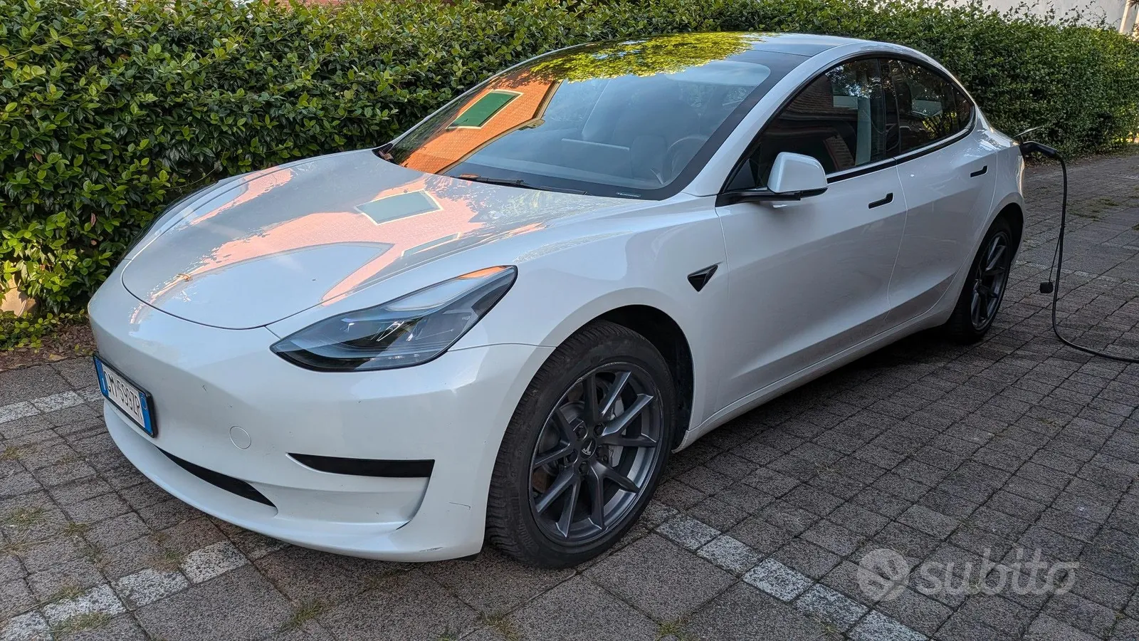 Tesla Model 3 2023 photo 2