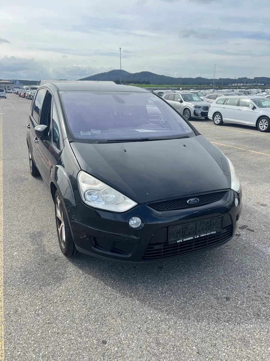 Ford C-Max 2011 photo 3