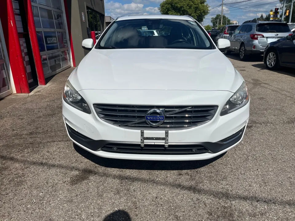 Volvo V60 2015 photo 2