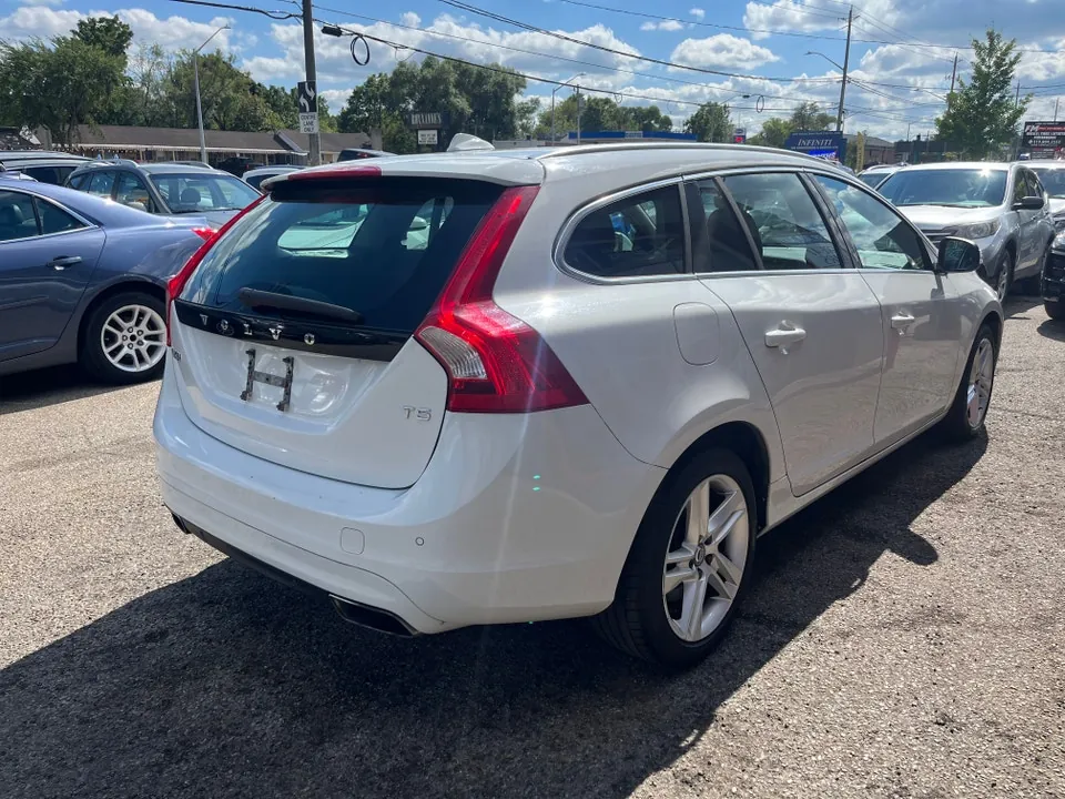 Volvo V60 2015 photo 4
