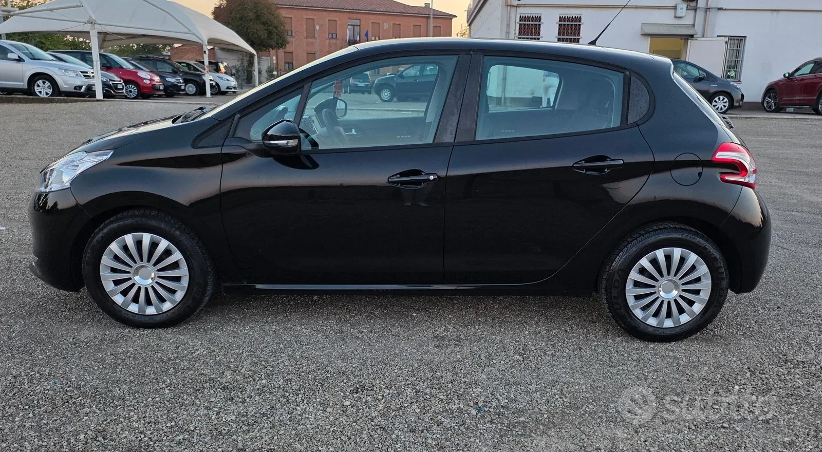 Peugeot 208 2015 photo 4