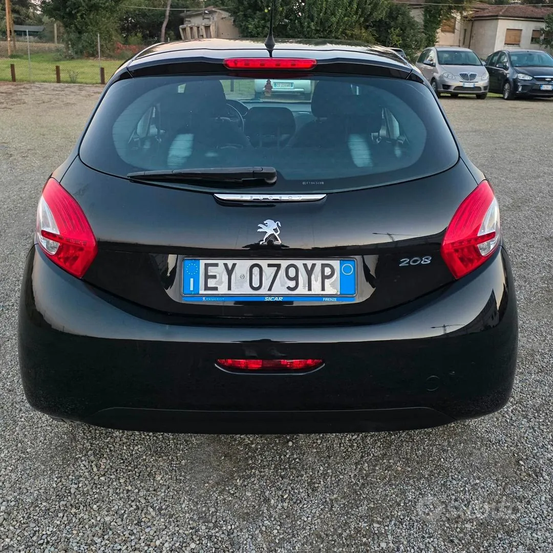 Peugeot 208 2015 photo 3