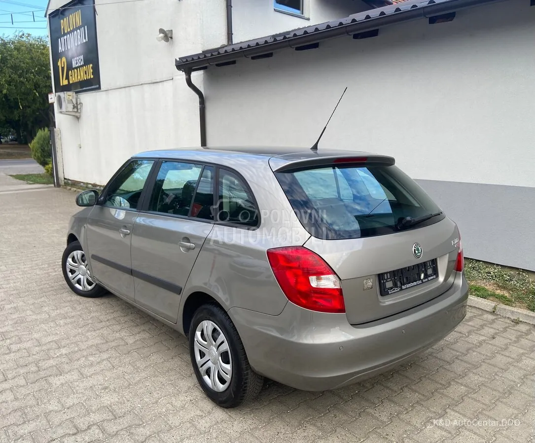 Skoda Fabia 2010 photo 5