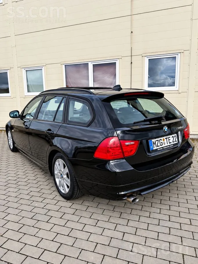 BMW E91 2011 photo 5