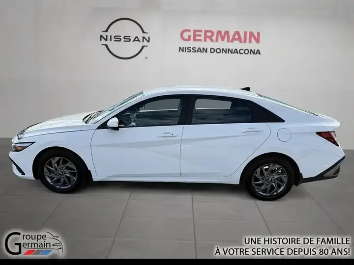 Hyundai Elantra 2024 photo 2
