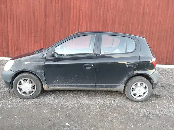Toyota Yaris 2002 photo 2