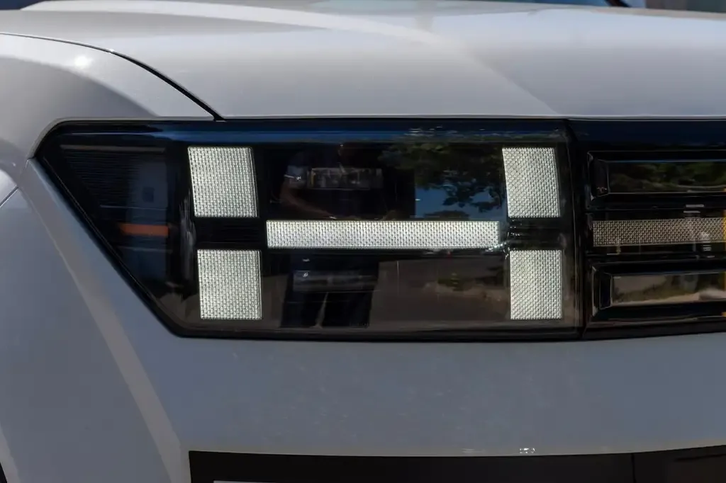 Hyundai Santa Fe 2025 photo 3