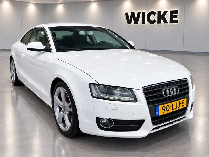 Audi A5 2010 photo 2