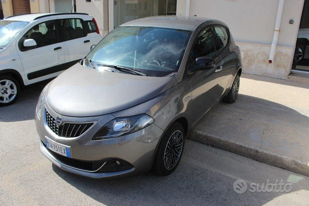 Lancia Ypsilon 2023 photo 2