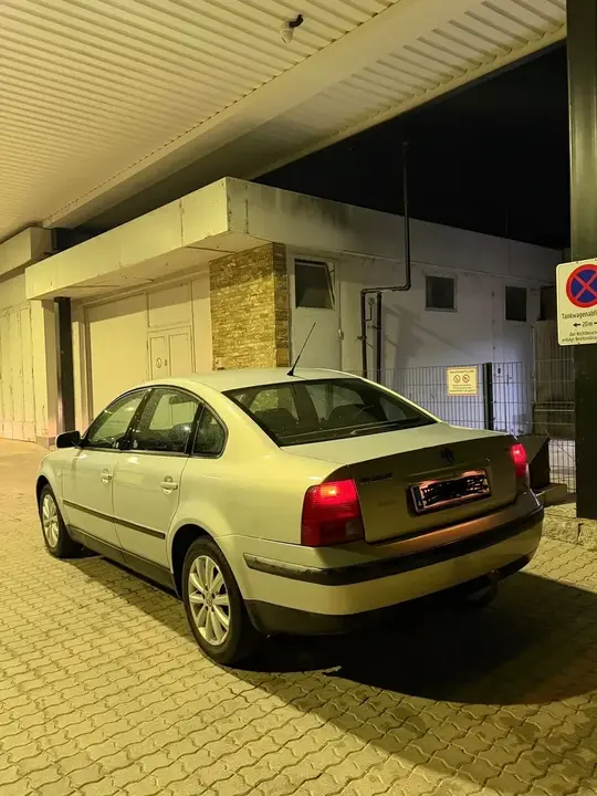 Volkswagen Passat 1997 photo 3