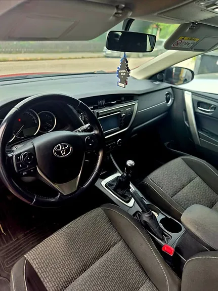 Toyota Auris 2016 photo 5