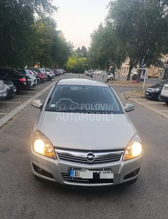 Opel Astra H 2011 photo 2