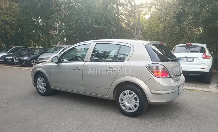 Opel Astra H 2011 photo 5