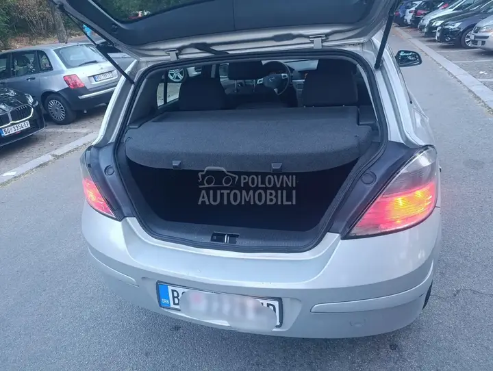 Opel Astra H 2011 photo 3