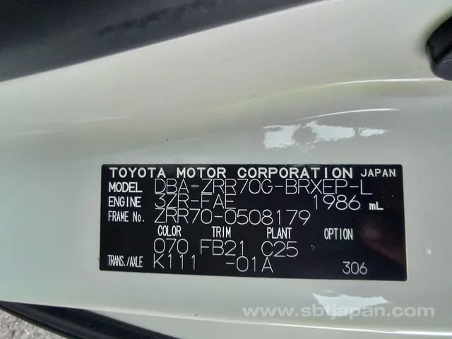 Toyota Voxy 2012 photo 5
