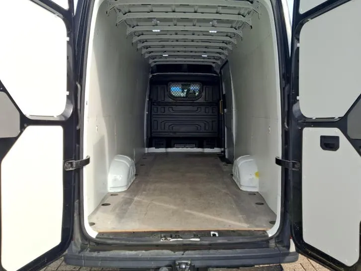 Volkswagen Crafter 2019 photo 2
