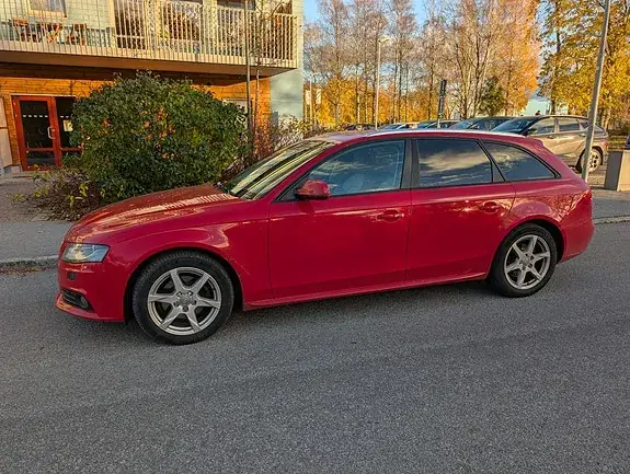 Audi A4 2011 photo 3
