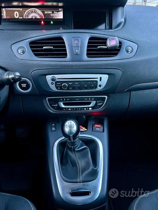 Renault Scenic 2015 photo 4