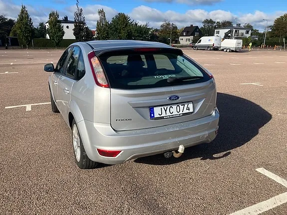 Ford Focus 2010 photo 2