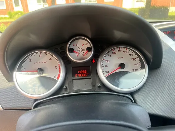 Peugeot 207 2010 photo 4