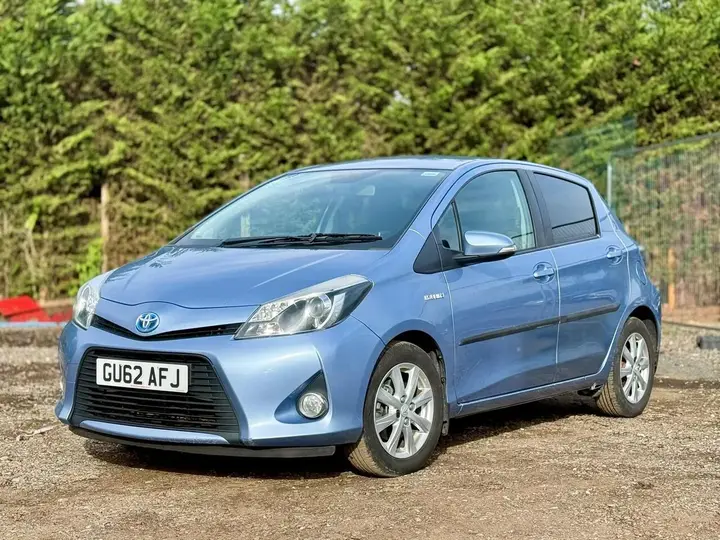 Toyota Yaris 2012 photo 4
