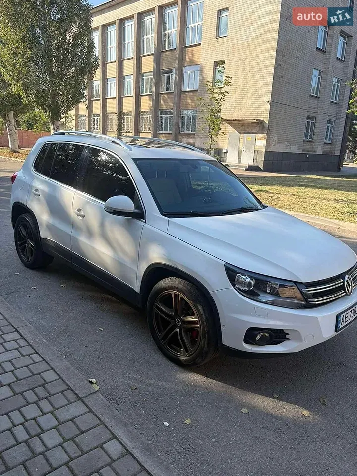 Volkswagen Tiguan 2012 photo 2