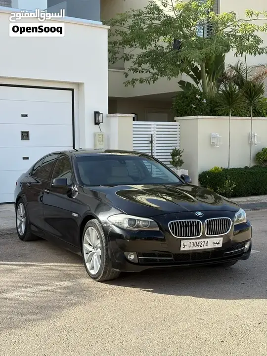 BMW 5 Series 2011 photo 2