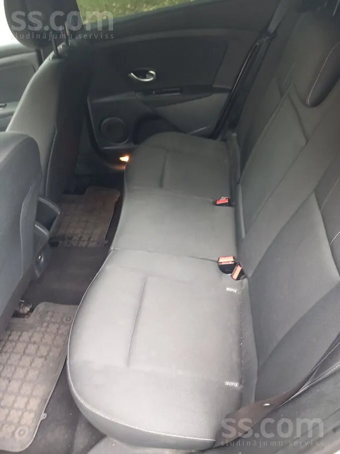 Renault Megane 2011 photo 2