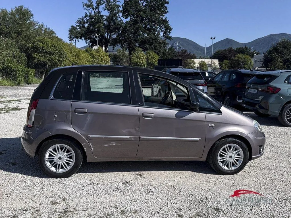 Lancia Musa 2009 photo 2